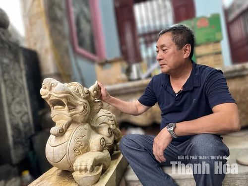 Ông Lê Thiều Hoa được tuyển chọn tham gia mài đá, chỉnh sửa đá và ghép đá trong Lăng Bác từ khi 14 tuổi.