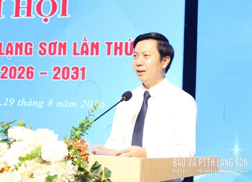 Đồng chí Nguyễn Hoàng Tùng, Ủy viên Ban Thường vụ Tỉnh ủy, Phó Chủ tịch Thường trực Ủy ban MTTQ Việt Nam tỉnh phát biểu tại đại hội