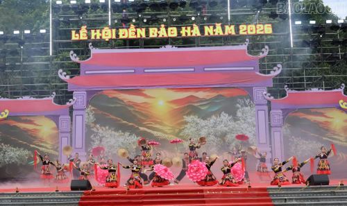 Chương trình nghệ thuật chào mừng khai mạc.
