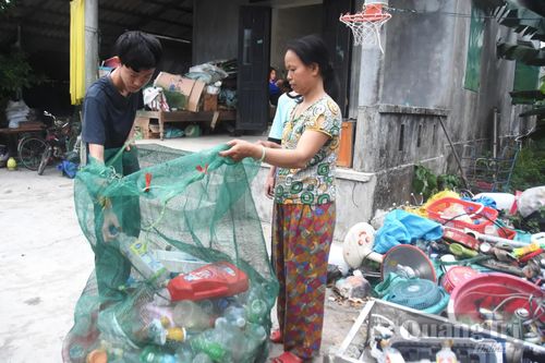 Gia cảnh khó khăn, em Đoàn Đăng Việt vẫn xuất sắc đỗ vào đại học với số điểm cao - Ảnh: Đ.V