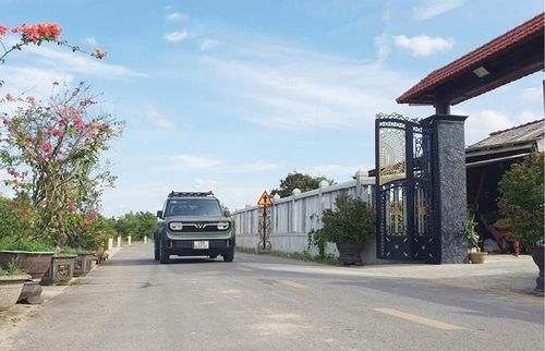 Sau khi hiến đất làm đường, đường Bùi Điền (TDP Thanh Lương) càng khang trang, sạch đẹp hơn. Ảnh: VÕ NHÂN