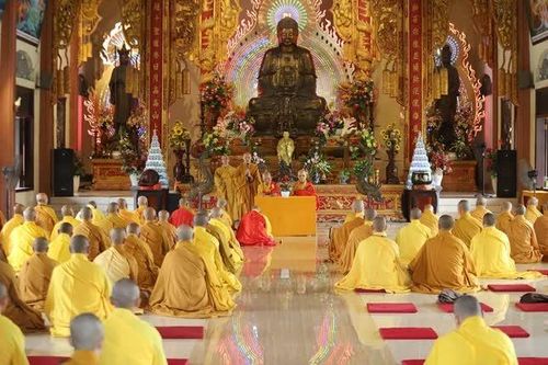 Trang nghiêm khóa lễ
