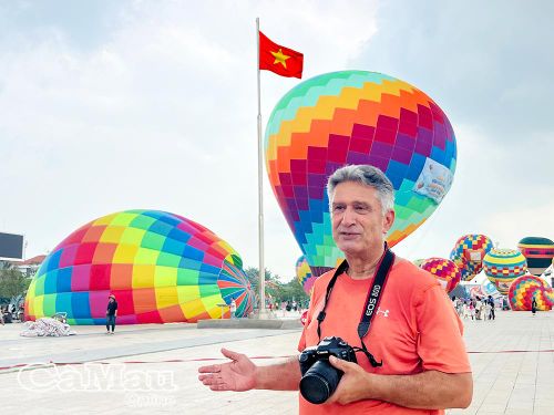 Ông Amir Sabermanesh, du khách đến từ Australia