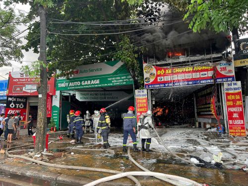 Ngọn lửa đã được khống chế tại những khu vực có nguy cơ cháy lan.
