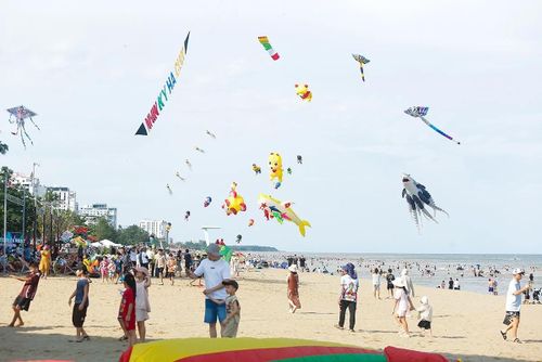 Người dân, du khách có những trải nghiệm đặc biệt trong thời gian diễn ra festival. Ảnh: Duy Tính