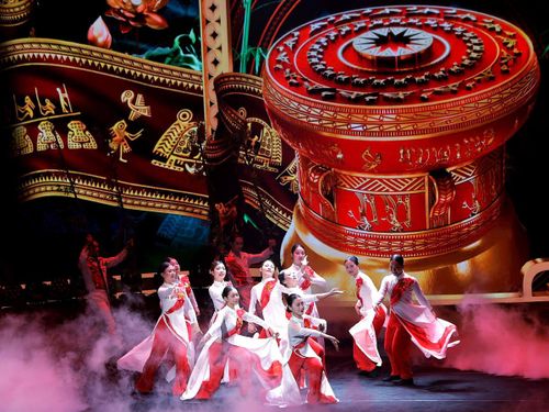 “Bản lĩnh tiên phong - Khát vọng hùng cường”, tiếp nối mạch nguồn độc lập và chính khí dân tộc, mở ra tầm nhìn về hành trình kiến tạo tương lai trong kỷ nguyên phát triển mới.