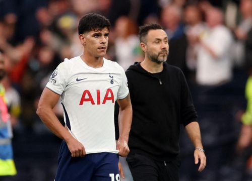Tottenham Hotspur vẫn chưa thắng trận nào tại Premier League.