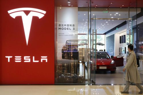 Trước đó, Tesla cùng 8 hãng xe điện khác đã công bố các biện pháp khắc phục liên quan đến tổng cộng khoảng 4,3 triệu phương tiện tại nước này, bắt nguồn từ những lo ngại về cơ chế mở cửa khẩn cấp.