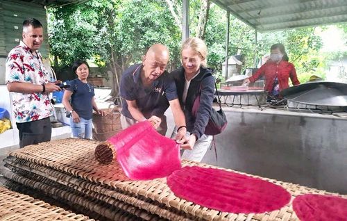 TP.HCM đã đưa khoảng 7,5 triệu lượt du khách tham quan, trải nghiệm vùng sông nước miền Tây giàu bản sắc văn hóa