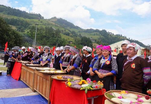 Đến nay, truyền thống làm bánh giày vẫn được cộng đồng người Mông ở Mù Cang Chải gìn giữ và truyền dạy cho thế hệ trẻ. Những hội thi như dịp này không chỉ tạo không khí vui tươi trong ngày hội mà còn góp phần đưa nét đẹp văn hóa bản địa đến gần hơn với du khách