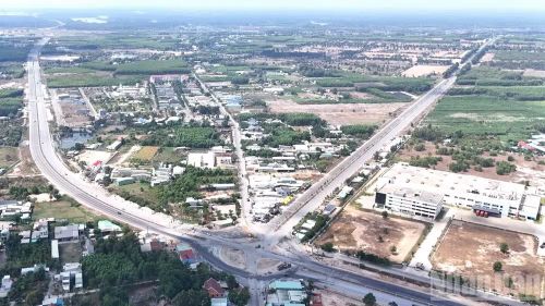 Thành phố Đồng Nai hiện như đại công trường xây dựng, với 15 dự án trọng điểm quốc gia và của thành phố. Kéo theo đó, diện tích giải phóng mặt bằng để thực hiện các dự án là rất lớn.