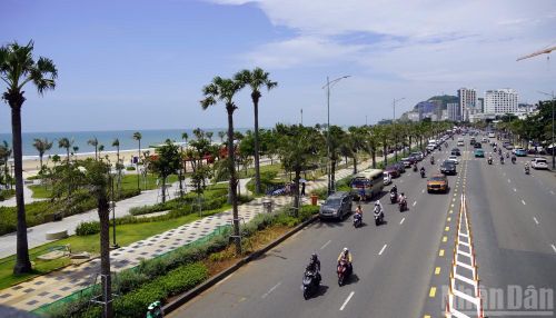 Đường Thùy Vân thông thoáng, không ùn ứ xe như những dịp lễ trước đây. (Ảnh: Đình Thìn)