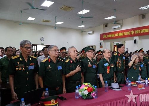 Các đại biểu dự buổi gặp mặt.