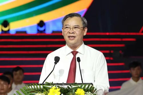Ông Trương Cảnh Tuyên, Chủ tịch UBND TP Cần Thơ, phát biểu khai mạc Đại hội.