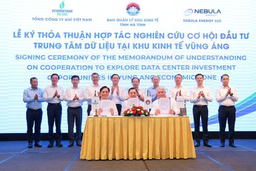 Đại diện PV GAS, Ban Quản lý Khu kinh tế tỉnh Hà Tĩnh và Nebula Energy ký Thỏa thuận hợp tác