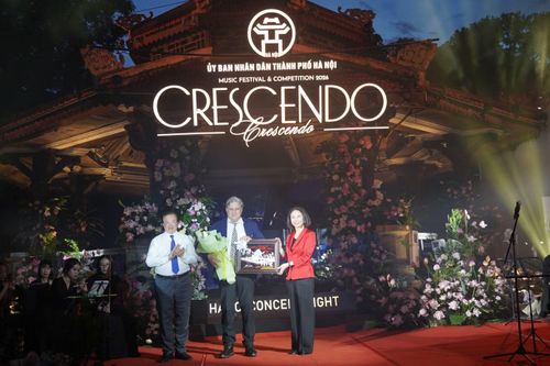 Chương trình nghệ thuật đặc biệt “Crescendo - Giao hưởng kết nối” do Sở Văn hóa, Thể thao và Du lịch Hà Nội tổ chức tại Nhà Bát Giác là nhịp cầu đưa nghệ thuật hàn lâm hòa vào hơi thở cuộc sống, góp phần khẳng định vị thế Thành phố Sáng tạo của Hà Nội