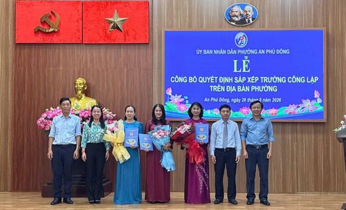 Công bố quyết định sắp xếp trường công lập trên địa bàn phường An Phú Đông.