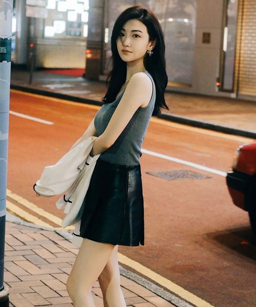 Cảnh Điềm xuất hiện sau scandal tình ái chấn động.