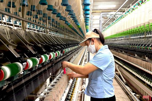 Các ngân hàng phải đảm bảo nguồn vốn ổn định, chi phí hợp lý để vừa đảm bảo tăng quy mô nguồn vốn, vừa đáp ứng nhu cầu tín dụng của người dân, doanh nghiệp giai đoạn cuối năm.