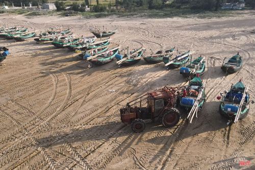Không chỉ được sử dụng tại Thiên Cầm, máy kéo tự chế còn phát huy hiệu quả ở nhiều khu vực bãi ngang ven biển Hà Tĩnh.