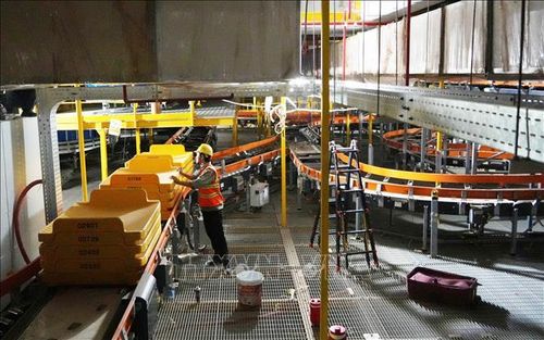 Khay hành lý phục vụ chạy thử hệ thống xử lý hành lý nhà ga sân bay Long Thành.