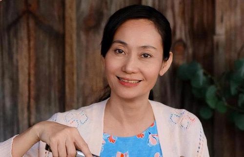 Nếu Hoài Linh có sự trở lại đáng chú ý thì Hạnh Thúy lại đang trải qua một giai đoạn thăng hoa theo cách âm thầm hơn.