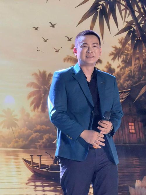 Hoài Lâm đang có những bước đi mới trong âm nhạc được khán giả chờ đón.