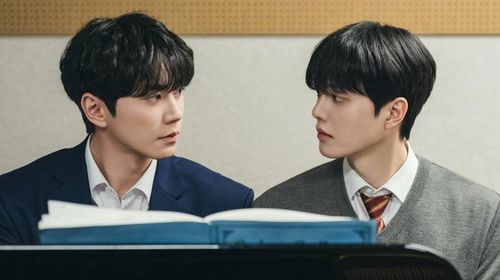 Song Kang và Lee Jun Young đảm nhận hai vai chính trong Four Hands, Two Sonatas, bộ phim xoay quanh tình bạn và sự cạnh tranh trong thế giới âm nhạc. Ảnh: NSX