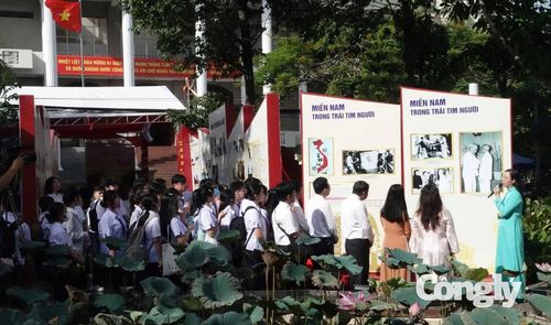 Triển lãm thu hút nhiều học sinh, sinh viên