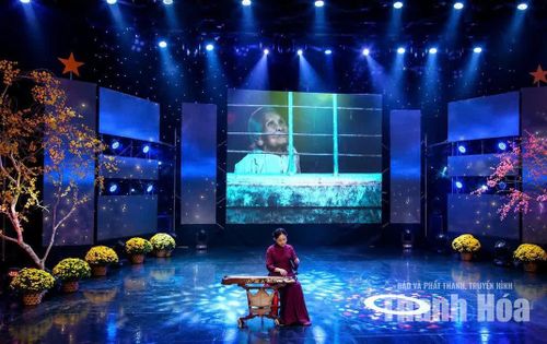 NSƯT Thanh Thanh độc tấu “Huyền thoại mẹ” trong chương trình chính luận nghệ thuật “Bản hùng ca mùa xuân” năm 2025.