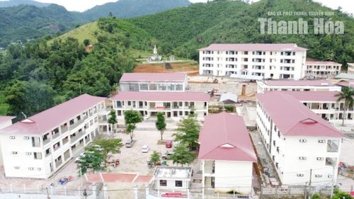 Toàn cảnh Trường Phổ thông Nội trú Tiểu học và THCS Yên Khương.