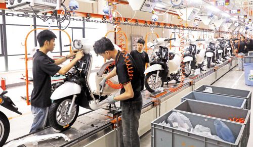 Khu công nghiệp Tân Hưng thu hút nhiều nhà đầu tư nước ngoài.