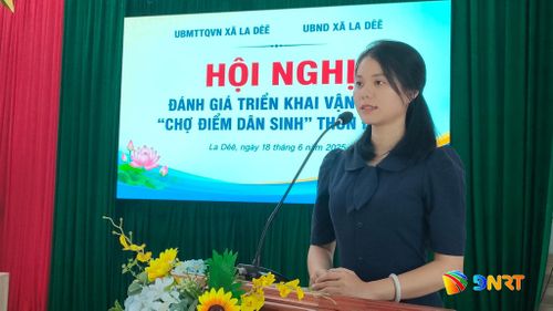 Chị Huỳnh Thị Ngọc Trang hỗ trợ tổ chức các hoạt động, phong trào tại xã La Dêê. Ảnh: Nhân vật cung cấp