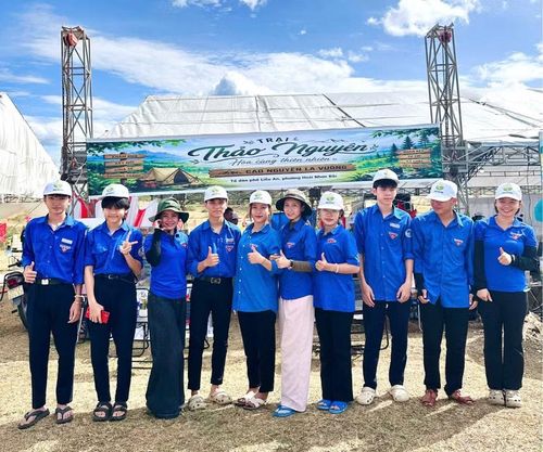 Đoàn viên thanh niên phường Hoài Nhơn Bắc sẵn sàng góp sức chuẩn bị, tổ chức các hoạt động trong Tuần lễ Du lịch Hoài Nhơn Bắc. Ảnh: ĐVCC