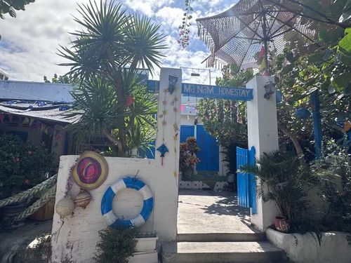  Cùng các resort, hàng chục homestay của người dân địa phương cũng góp phần phát triển du lịch Cát Tiến. Ảnh: N.Q 