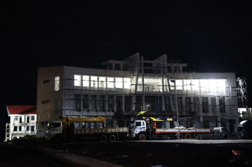 Khẩn trương thi công ngày đêm các cơ sở giáo dục để chào đón năm học mới