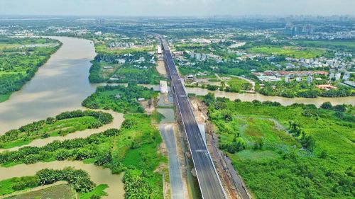 Dự án Vành đai 3 TP.HCM đang được các nhà thầu tăng tốc thi công, phấn đấu hoàn thành, đưa vào khai thác trong năm 2026.