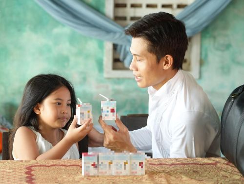 Bố con nhà diễn viên Phương Nam.