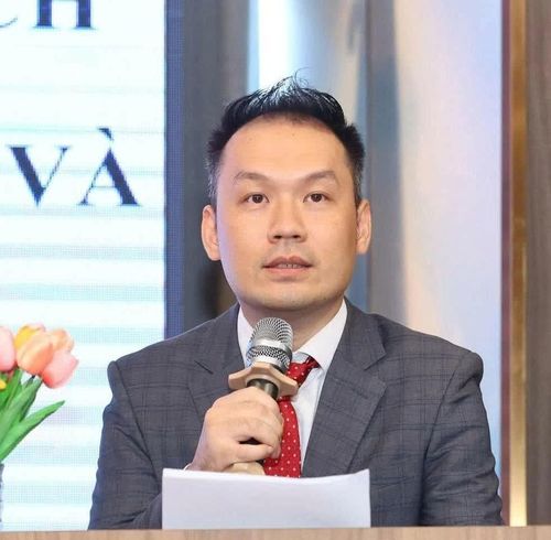 PGS.TS Đinh Công Hoàng