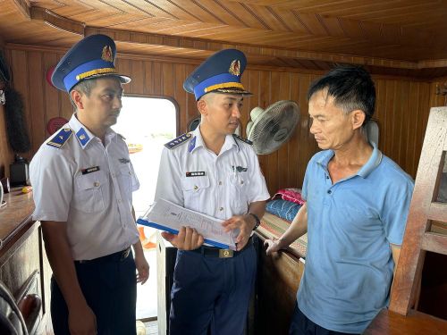 Làm việc với Thuyền trưởng.