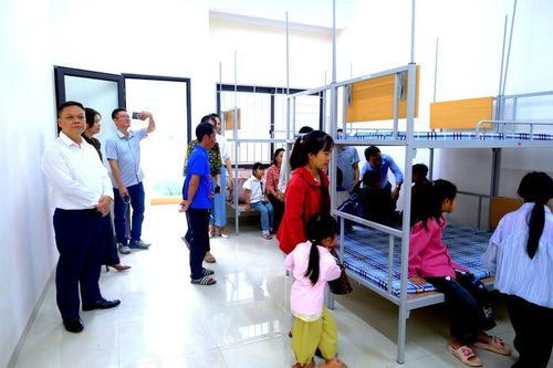 Khu ở nội trú của học sinh Trường phổ thông dân tộc nội trú TH và THCS Mường Khương. Ảnh: Mỹ Anh