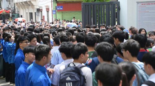 Áp lực tuyển sinh lớp 10 chủ yếu là tại các thành phố lớn. Ảnh: VĐ