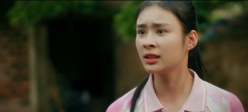 Thảo My trong phim "Đội bóng nữ làng Xuân". Ảnh VTV