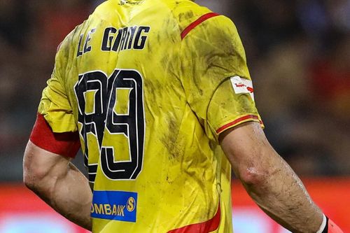 8 trận cùng tuyển Việt Nam ở ASEAN Cup, Lê Giang Patrik để lọt lưới 3 bàn. Chỉ một trận khi trở lại giải quốc nội, anh để thua 5 bàn.