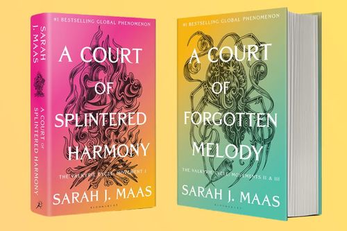 Hai cuốn sách mới nhất trong loạt truyện ACOTAR. Ảnh: Bloomsbury Publishing/The Independent.