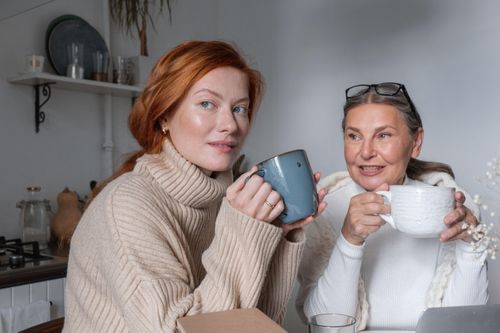 Giá nhà và chứng khoán tăng giúp thế hệ Baby Boomer tích lũy khối tài sản gần 90.000 tỷ USD. Tuy nhiên, nhiều người vẫn bước vào tuổi nghỉ hưu với các khoản nợ và dòng tiền hạn chế. Ảnh minh hoạ: cottonbro/Pexels.