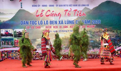 Việc tổ chức Lễ cúng Tổ tiên của người Lô Lô vừa góp phần gìn giữ bản sắc văn hóa, vừa tạo thêm sức hút du lịch cho xã Lũng Cú