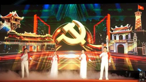 Chương trình “Hà Nội-Từ mùa thu lịch sử năm 1945”, sự kiện quan trọng của Thành phố Hà Nội, nằm trong chuỗi hoạt động kỷ niệm 81 năm Cách mạng Tháng Tám thành công và Quốc khánh nước Cộng hòa xã hội chủ nghĩa Việt Nam. (Ảnh: THI PHONG)