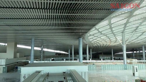  Hệ thống mái nhà ga là một trong những hạng mục thi công phức tạp nhất của sân bay Long Thành. Ảnh: XUÂN TRUNG 