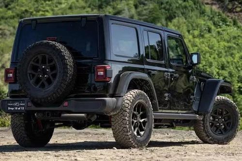 Theo ông ông Branden Coté, "Sự kiện này quy tụ hàng nghìn thành viên trong cộng đồng Jeep, những người có chung niềm đam mê phiêu lưu, sự tự do và không gian ngoài trời. Phiên bản đặc biệt Wrangler Smoky Mountain tôn vinh sự kết nối đó, tri ân con người, vùng đất và niềm đam mê đã làm nên sự đặc biệt của buổi tụ họp này".